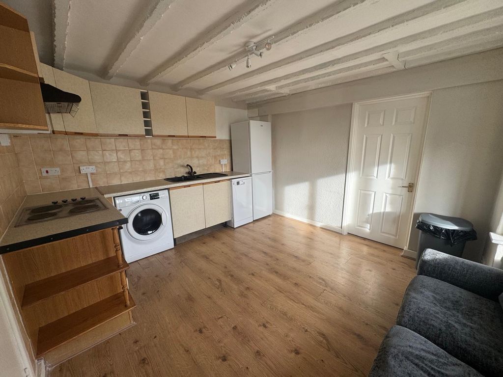 Property photo 3 of 12 Image