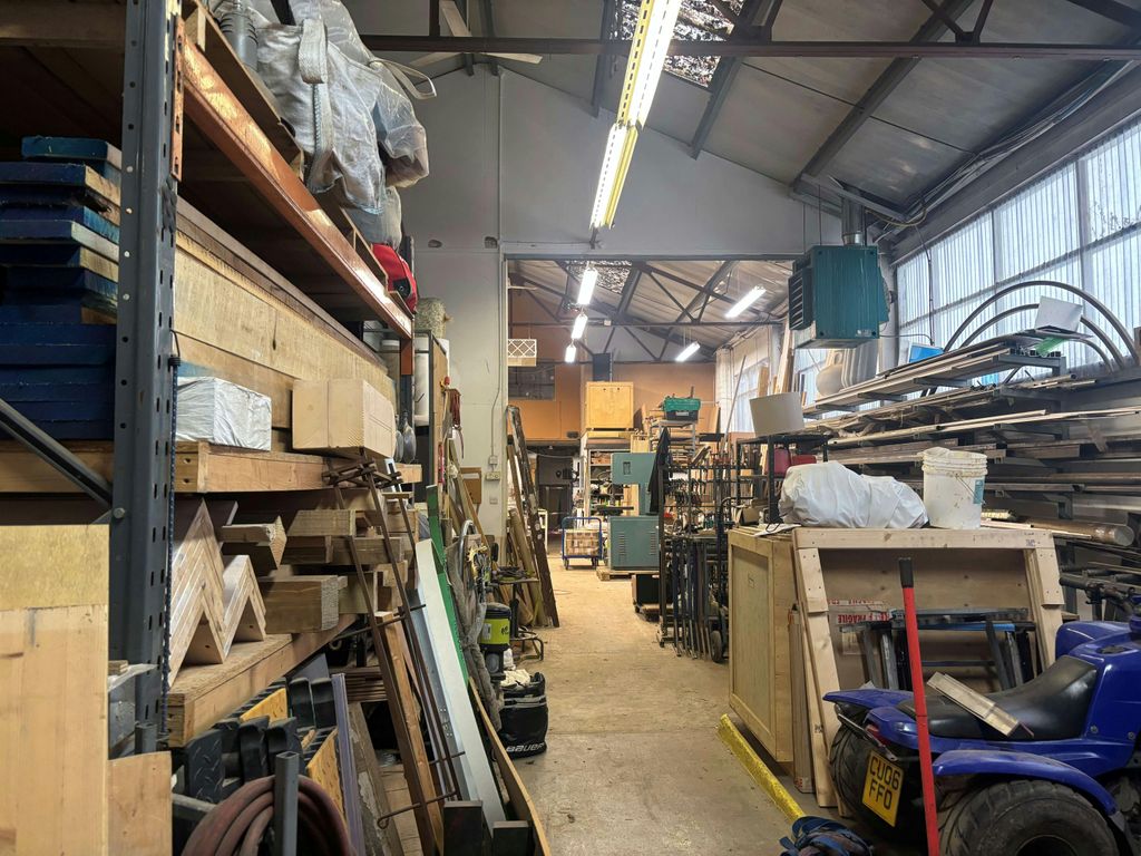 Property photo 3 of 4 Int 3.Jpg