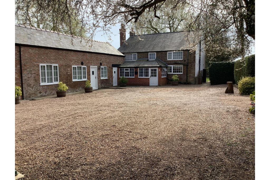 Property photo 3 of 25