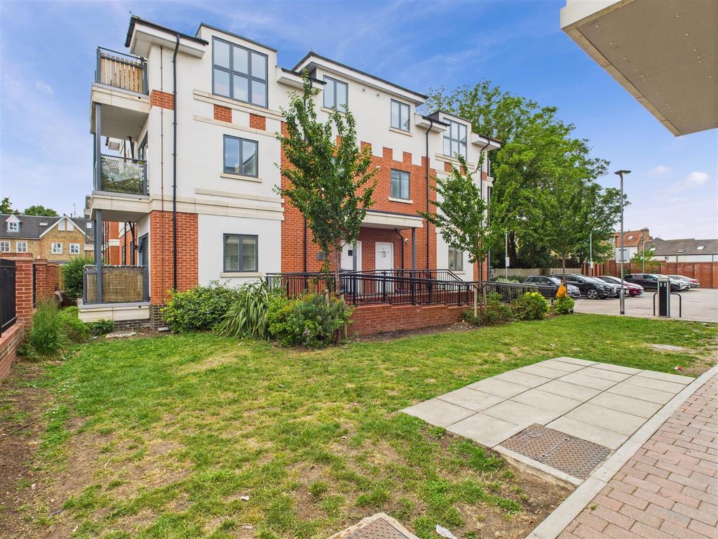 Property photo 1 of 18
