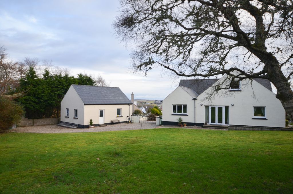 Property photo 2 of 59