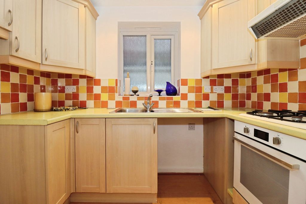 Property photo 3 of 14 Kitchen