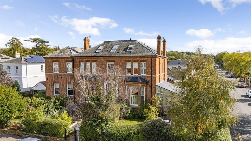 Property photo 1 of 14 Ph66_6239066.Jpg