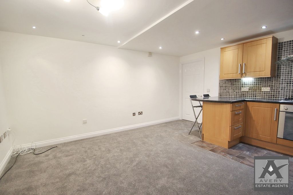 Property photo 3 of 7 Gallery