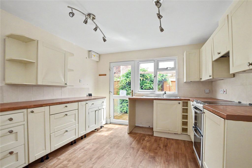 Property photo 3 of 32 Picture No. 03