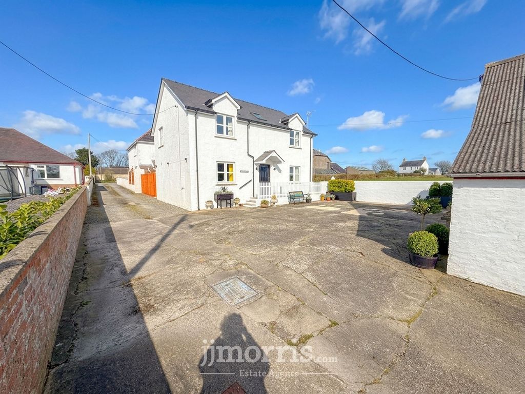 Property photo 2 of 44