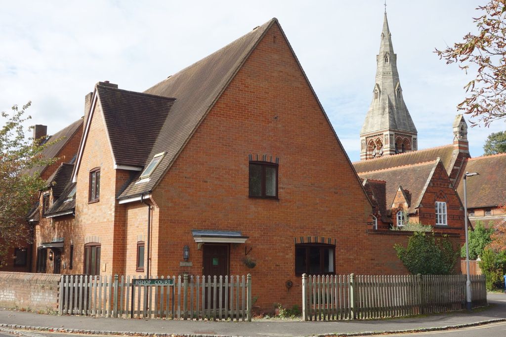 Property photo 1 of 20 3 Bedroom House For Rent