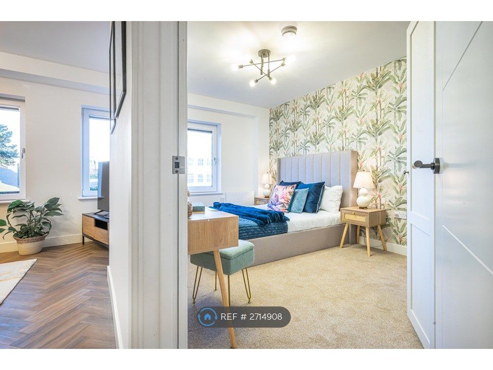 Property photo 2 of 23 Master Bedroom