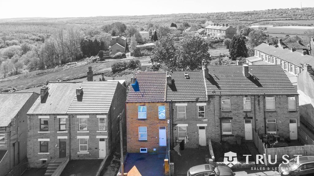 Property photo 2 of 23