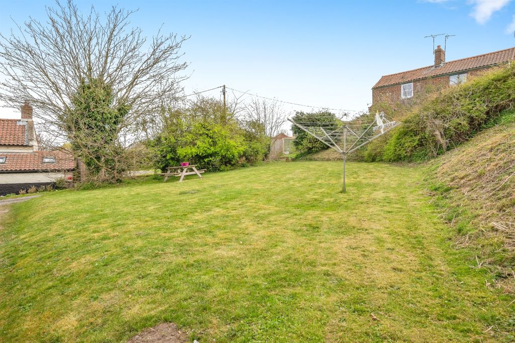 Property photo 3 of 23