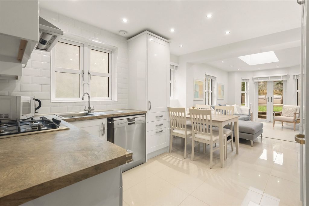 Property photo 2 of 12 Kitchen