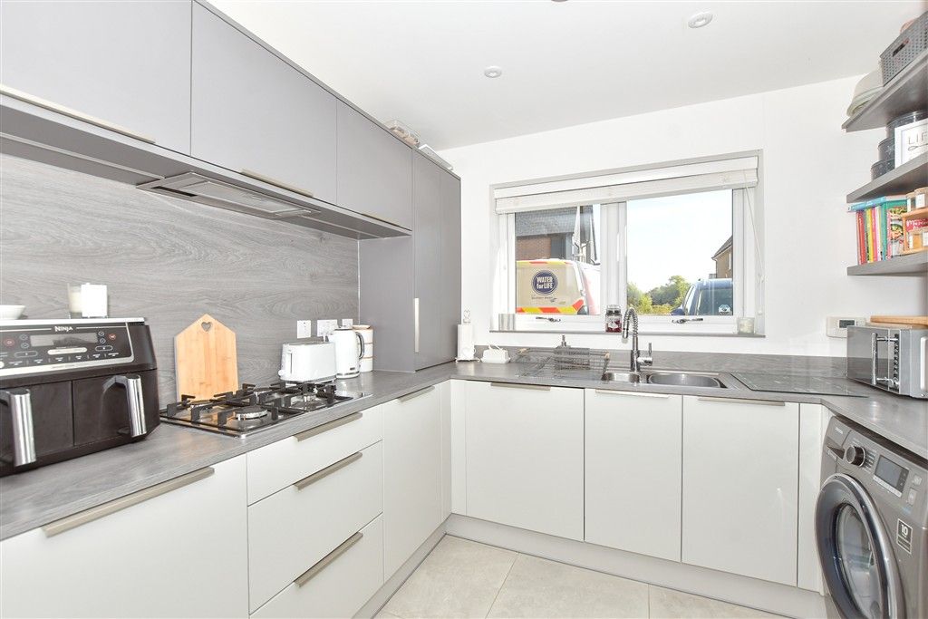 Property photo 3 of 12 Kitchen