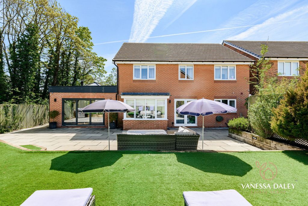 Property photo 3 of 39