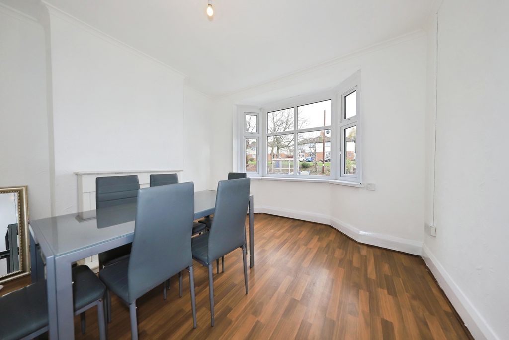 Property photo 3 of 17 Photo