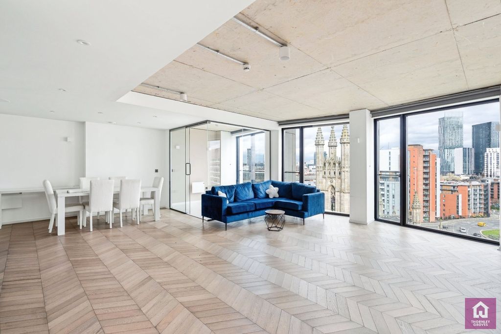 Property photo 1 of 21 Picture No. 14