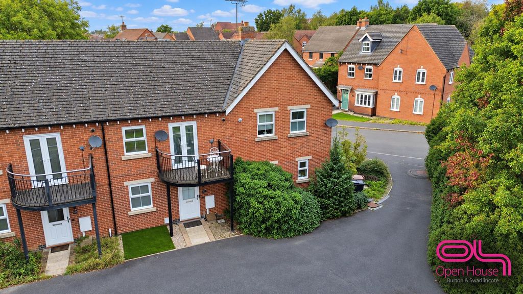 Property photo 2 of 17 Glamorgan Way, Church Gresley (5).Png