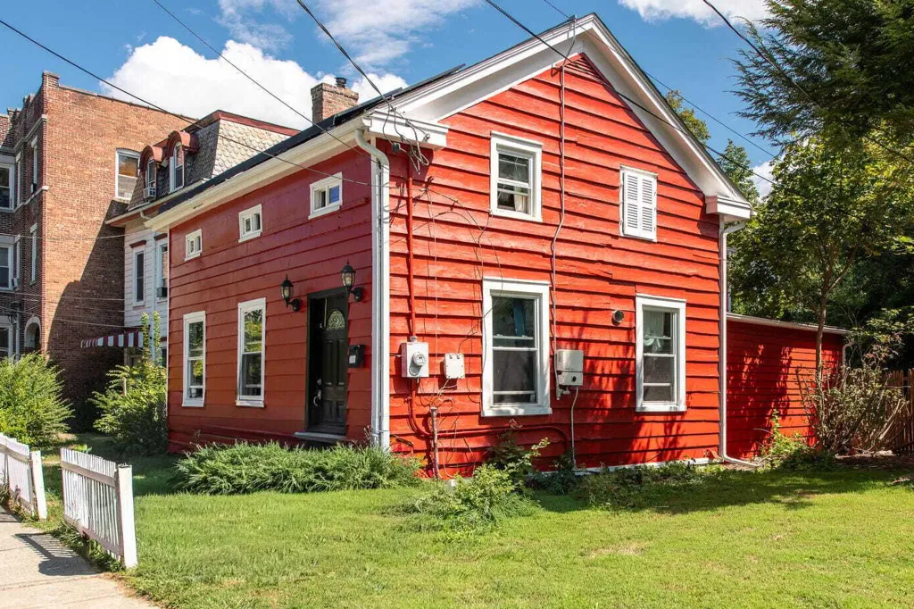 Property photo 1 of 31