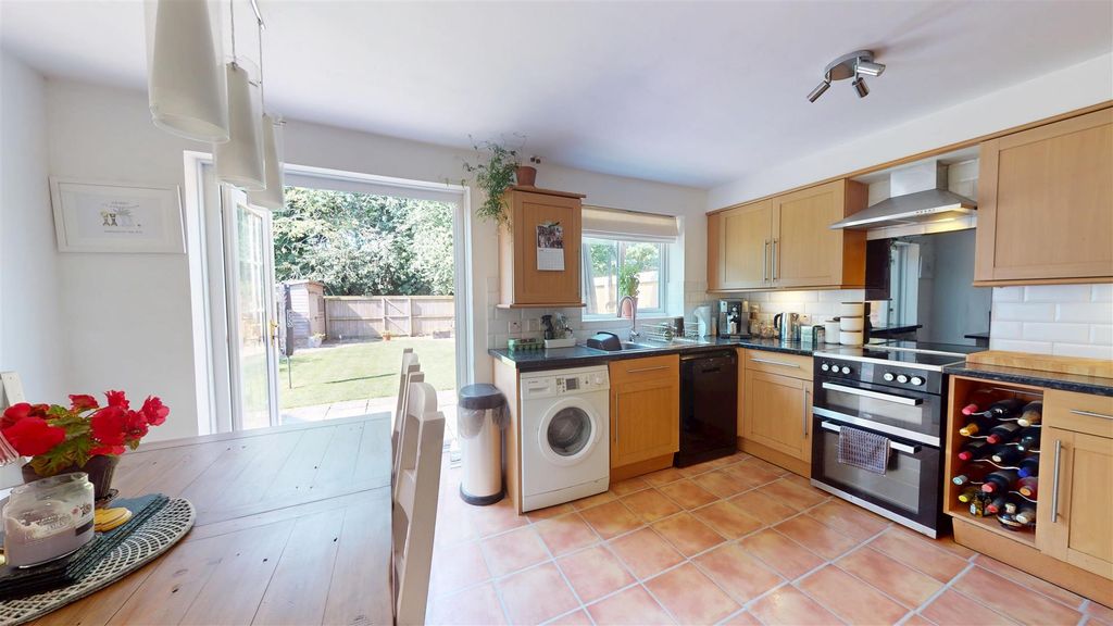 Property photo 3 of 12