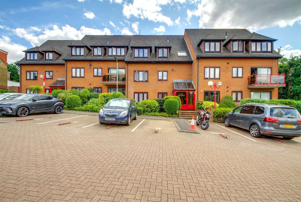 Property photo 1 of 8