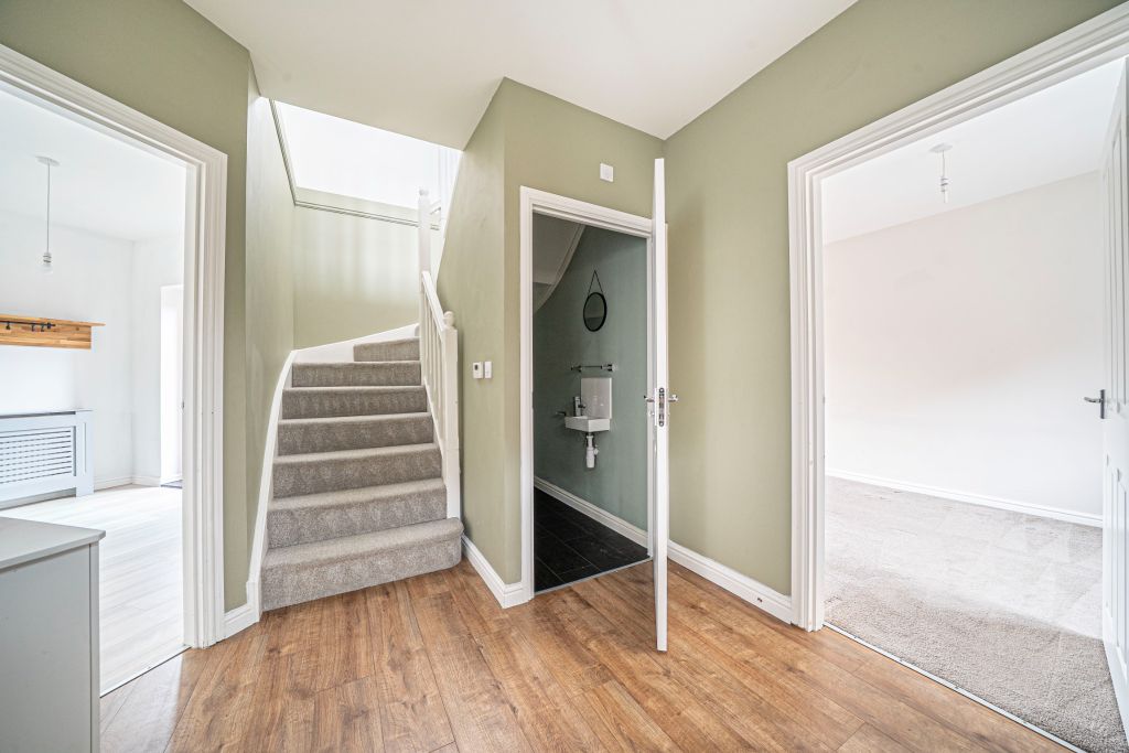 Property photo 3 of 27