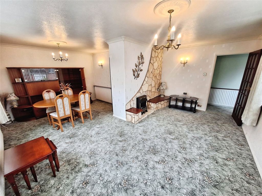 Property photo 2 of 15 Lounge/Dining Room