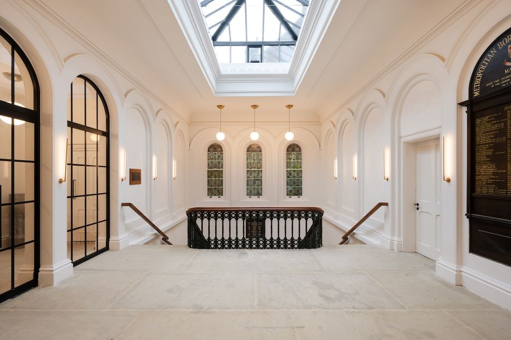 Property photo 3 of 11 Photo 2