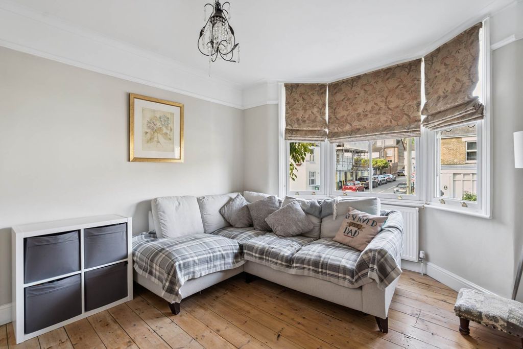 Property photo 3 of 17