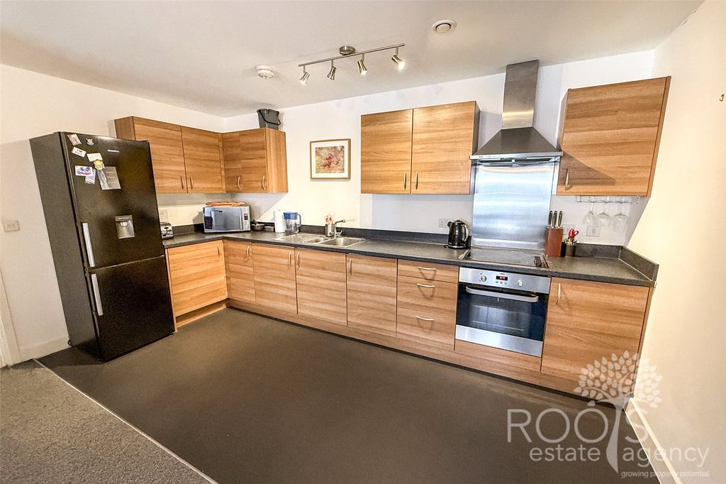 Property photo 3 of 13 Kitchen