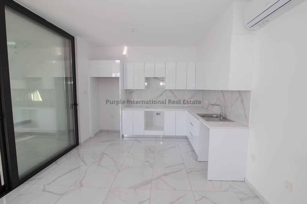 Property photo 3 of 31