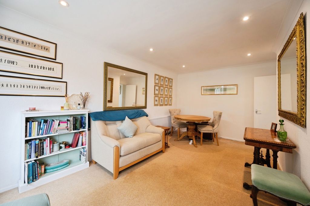 Property photo 2 of 12 Pbox-Img.Jpg