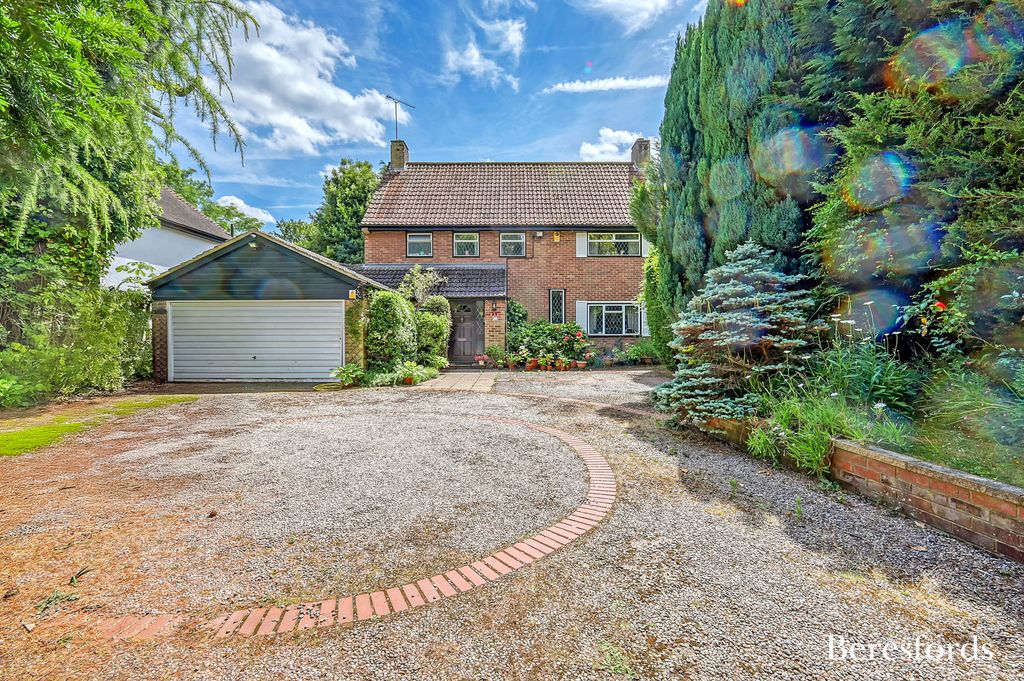 Property photo 1 of 21 Front