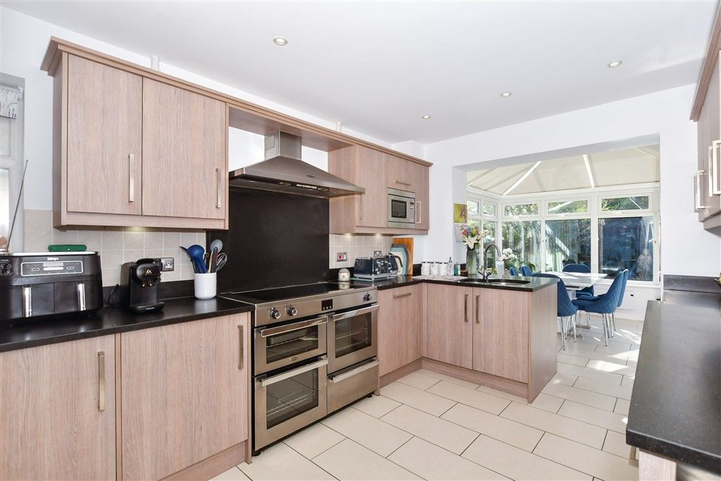 Property photo 3 of 14 Kitchen