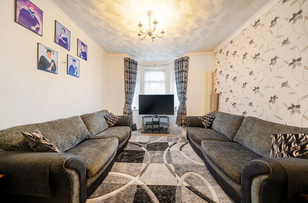 Property photo 3 of 16 1424941-25-69Aed3...