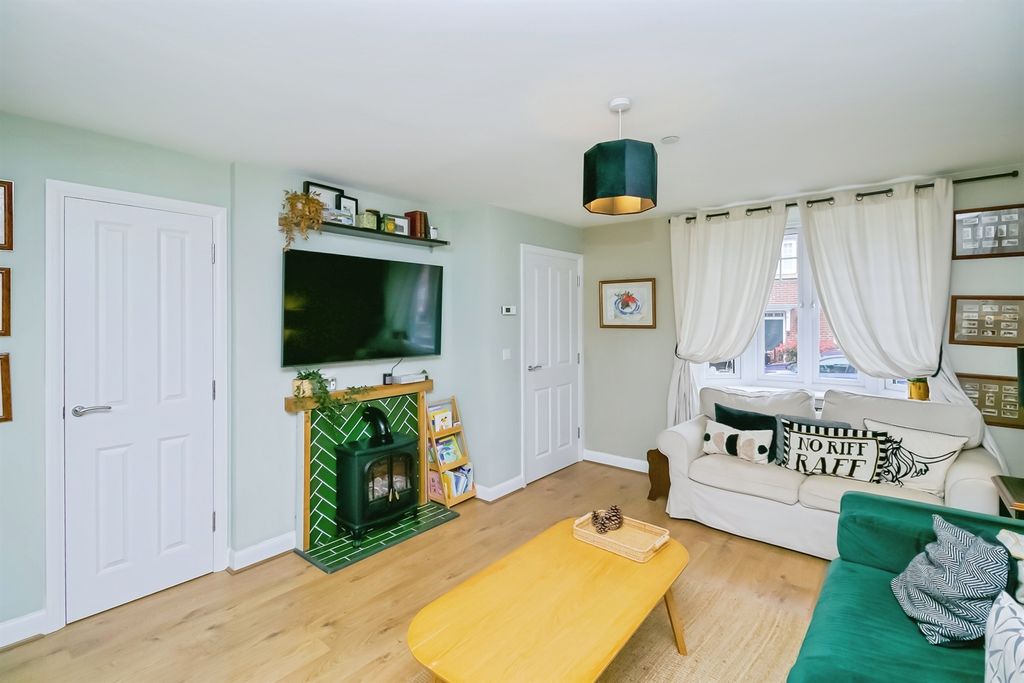 Property photo 2 of 19