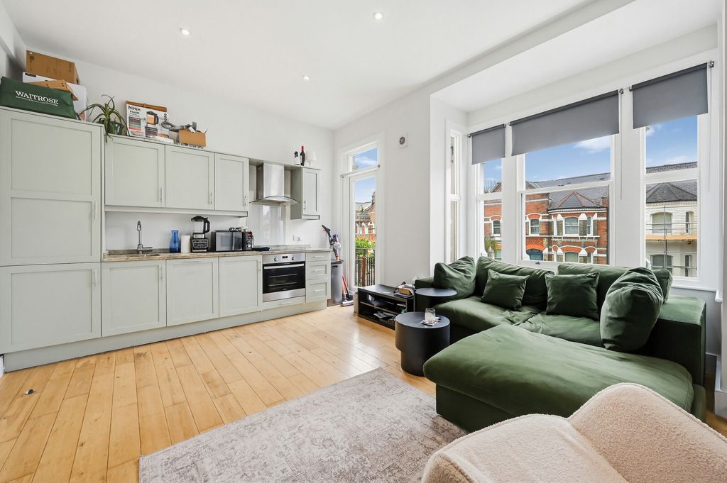 Property photo 2 of 7