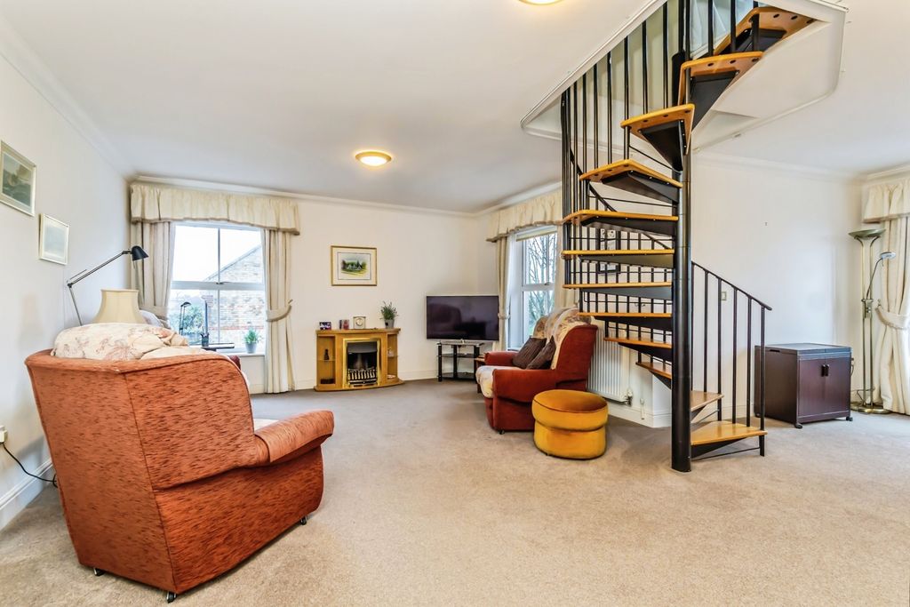 Property photo 2 of 24 Pbox-Img.Jpg
