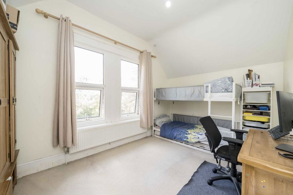 Property photo 3 of 4