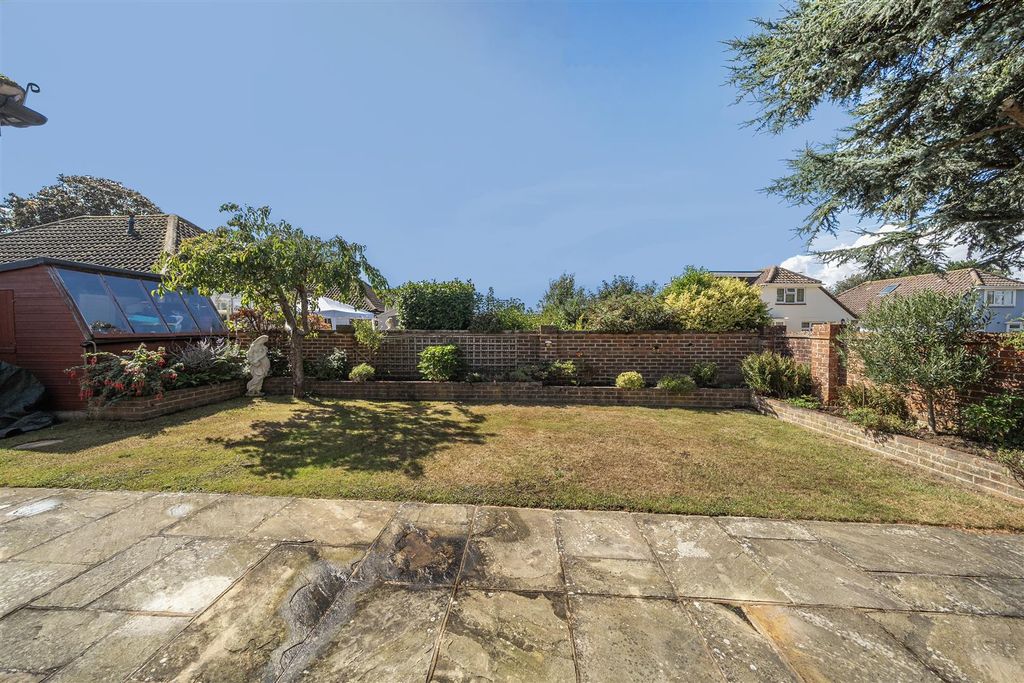 Property photo 2 of 17 For Sale By  Aspire Residential | Glynde Avenue