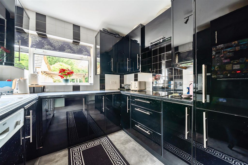 Property photo 3 of 15 14-1298789-14-6835Be5069F46.Nef-14.Jpg