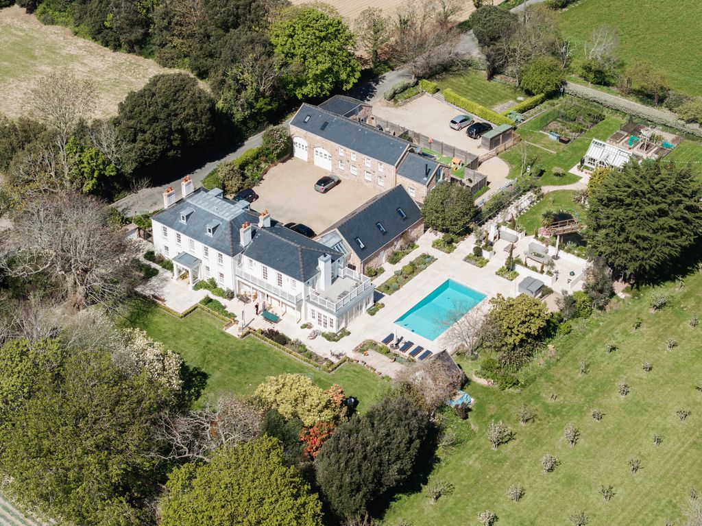 Property photo 1 of 20