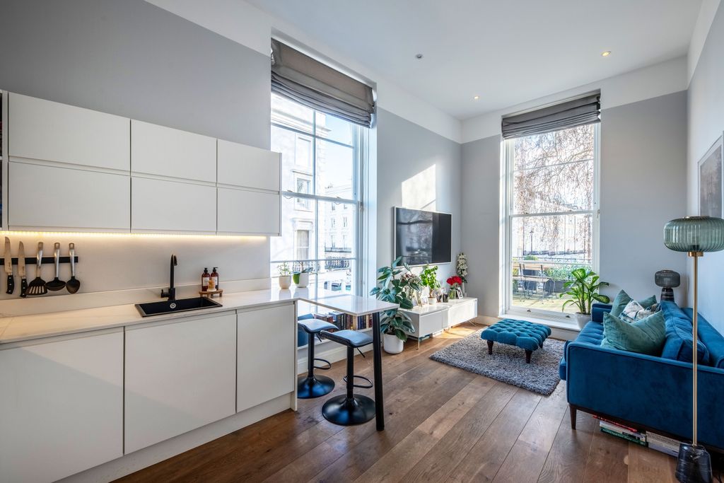 Property photo 1 of 9 Kitchen