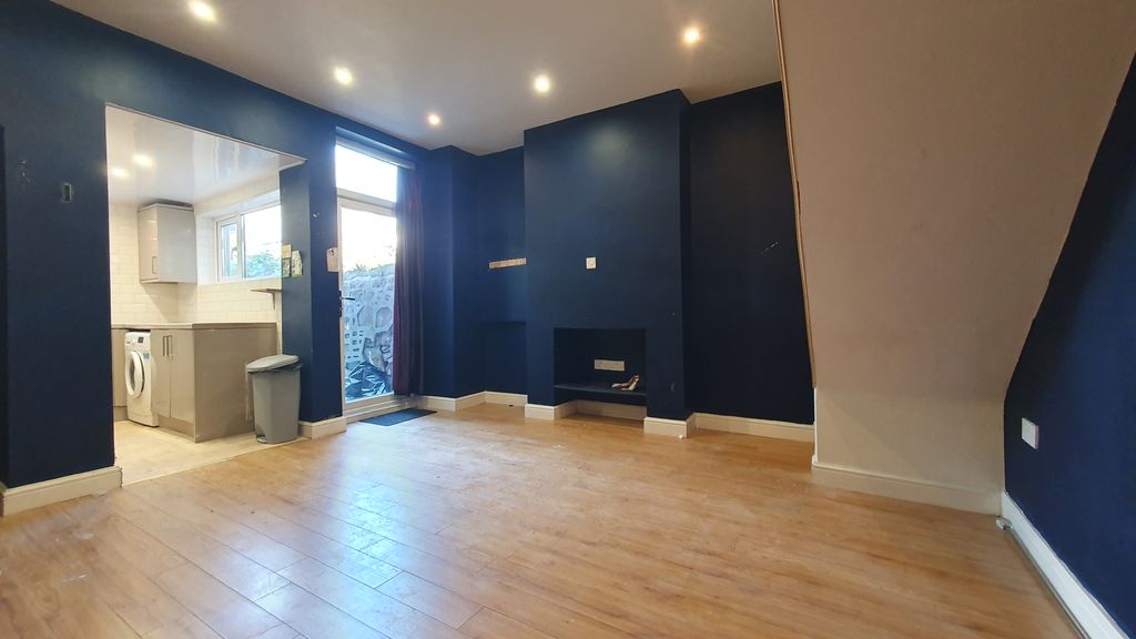 Property photo 2 of 14 Gallery