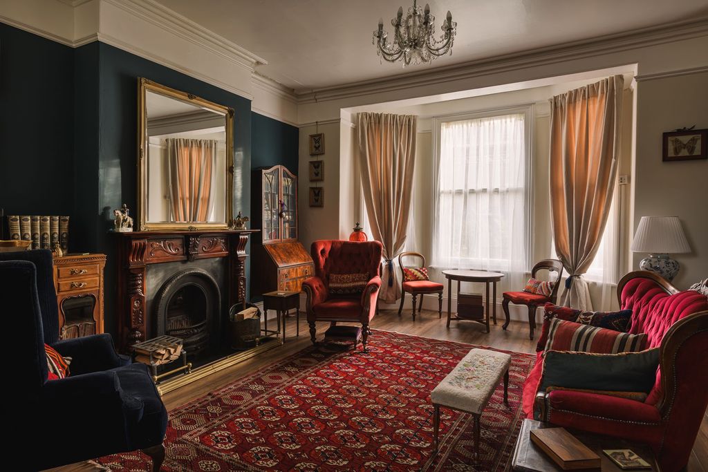 Property photo 2 of 33