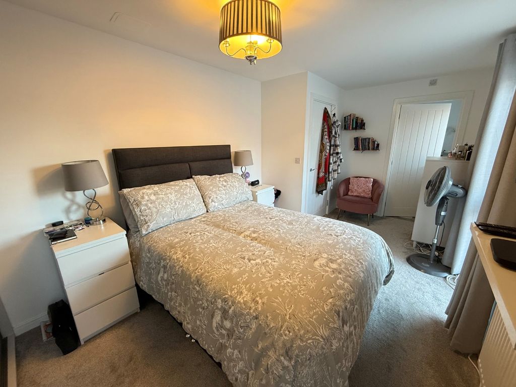 Property photo 3 of 11 4112797