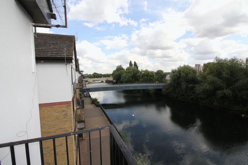 Property photo 2 of 9 Photo 1