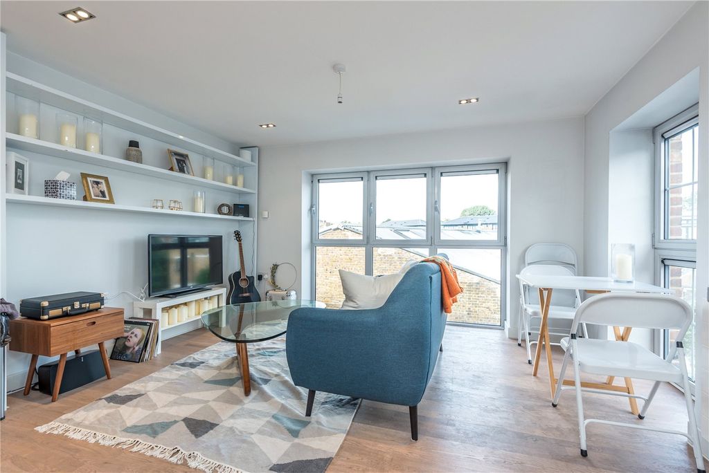 Property photo 2 of 12 Picture No. 13