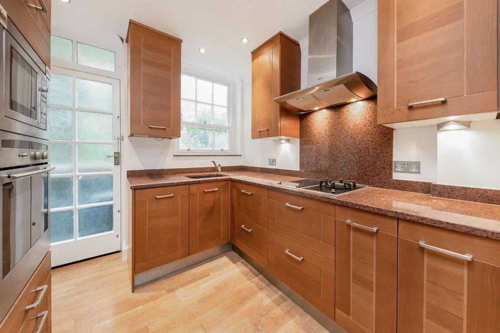 Property photo 3 of 6