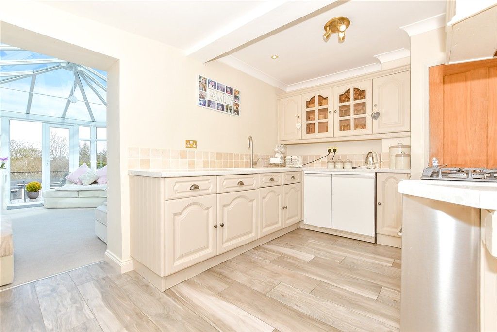 Property photo 3 of 17 Kitchen