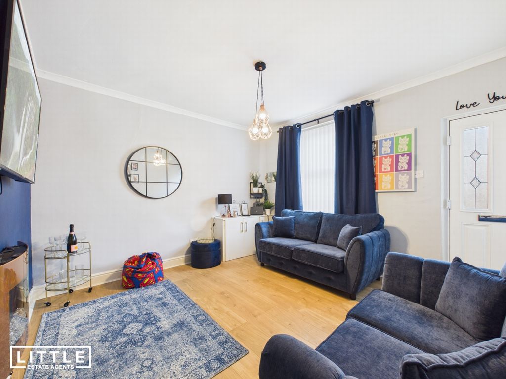 Property photo 3 of 18 Photo 6