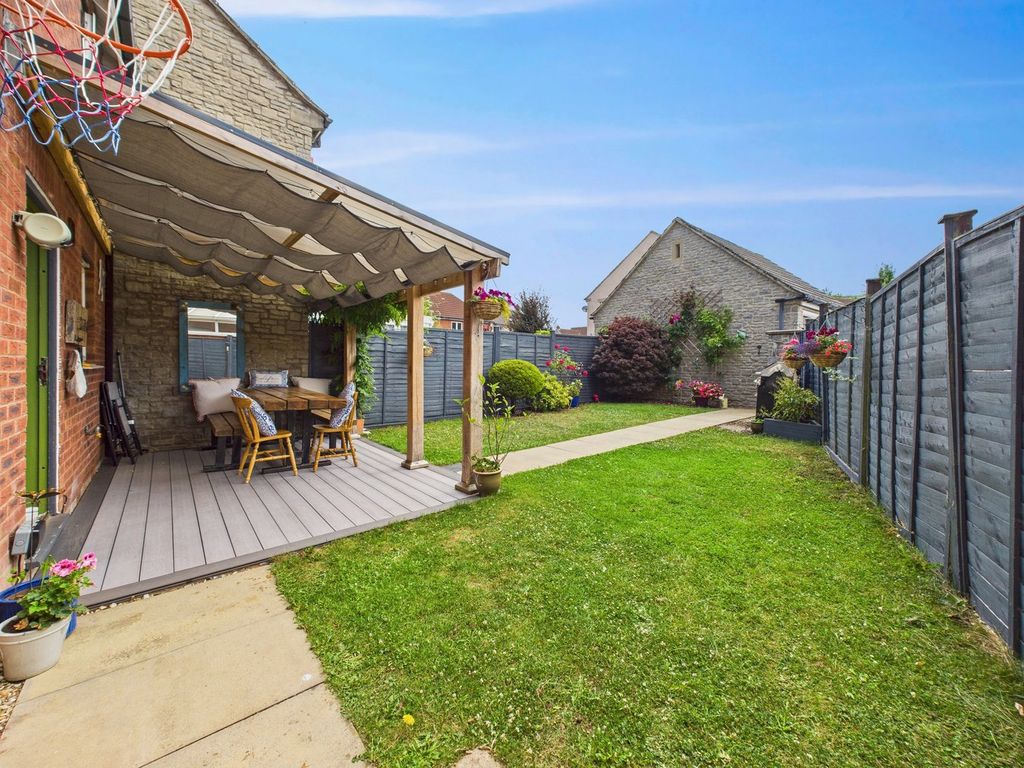 Property photo 2 of 19